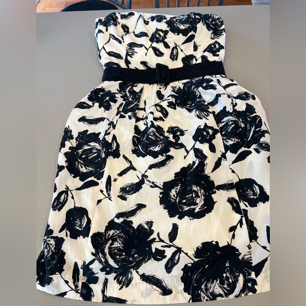 Loft Strapless dress with pockets